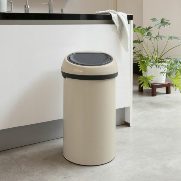 ⁦פח טאץ 60 ליטר בז׳ עדין, Brabantia - משלוח חינם⁩ – תמונה ⁦5⁩